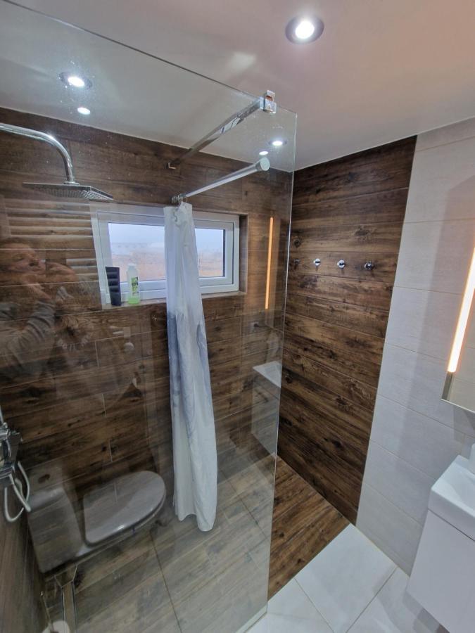 R&J Guesthouse Room Grindavík المظهر الخارجي الصورة