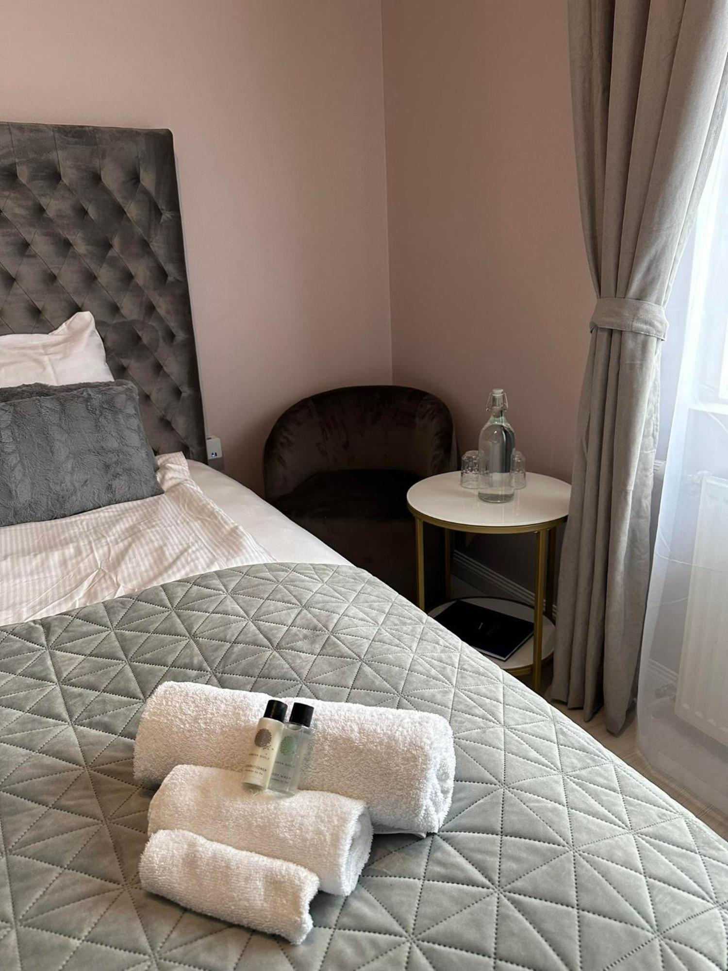 R&J Guesthouse Room Grindavík المظهر الخارجي الصورة